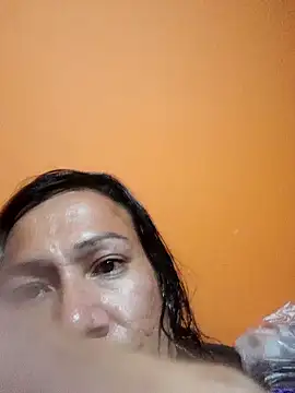 miicheele32 online show from 4, 2, 2025