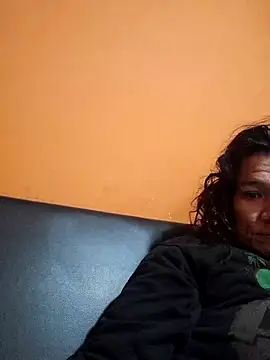 miicheele32 online show from 5, 2, 2025