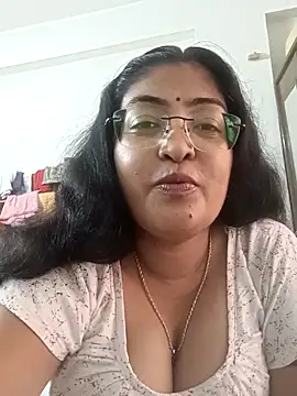 Snapshot of LAVERNIYA_ chatting on 12, 10, 2025 LAVERNIYA online show from 12, 10, 2025
