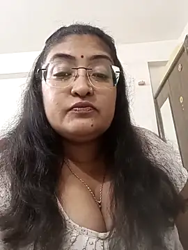 Snapshot of LAVERNIYA_ chatting on 14, 10, 2025 LAVERNIYA online show from 14, 10, 2025