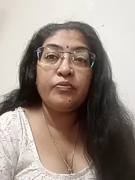 Snapshot of LAVERNIYA_ chatting on 15, 10, 2025 LAVERNIYA online show from 15, 10, 2025