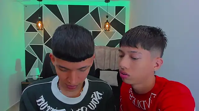 Snapshot of Juan_Nd_Steven chatting on 8, 11, 2025 Juan Nd Steven online show from 8, 11, 2025