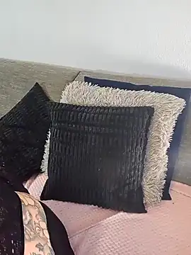 Snapshot of Nicky-Blue chatting on 8, 12, 2024 Nicky-Blue online show from 8, 12, 2024