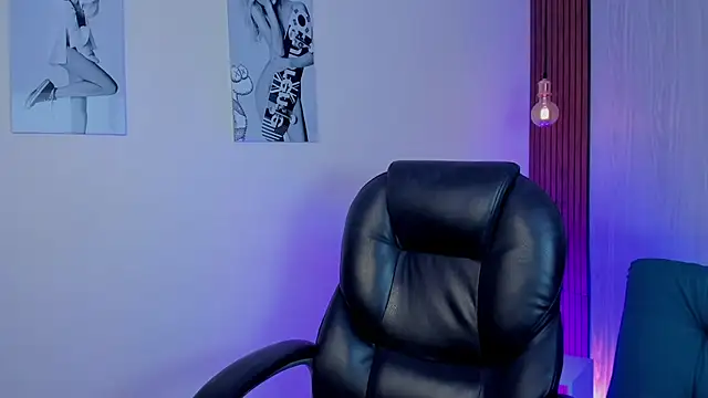 Snapshot of miah_connor chatting on 19, 11, 2025 miah connor online show from 19, 11, 2025