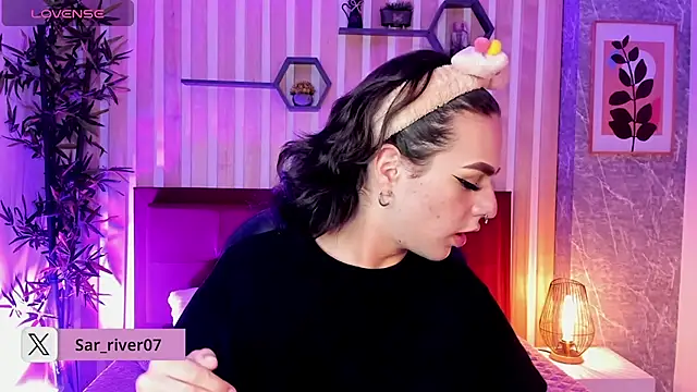 Snapshot of miah_connor chatting on 23, 11, 2025 miah connor online show from 23, 11, 2025