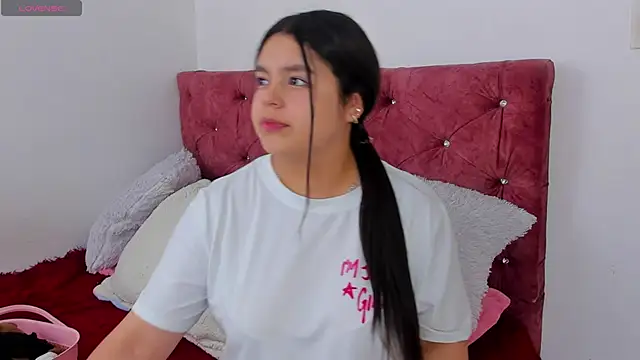 skyhotgirll online show from 13, 4, 2026