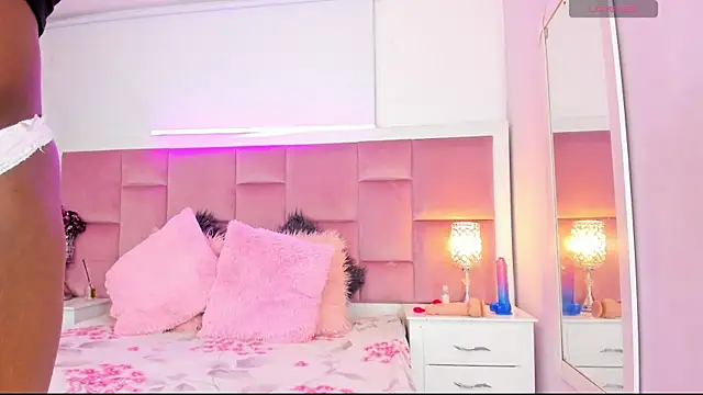 Snapshot of DaphneLloyd chatting on 3, 12, 2024 DaphneLloyd online show from 3, 12, 2024