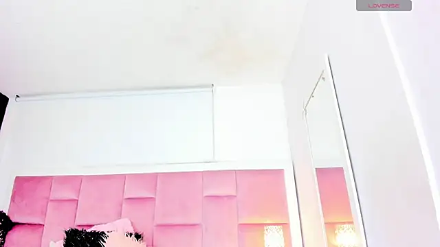 Snapshot of DaphneLloyd chatting on 14, 12, 2024 DaphneLloyd online show from 14, 12, 2024