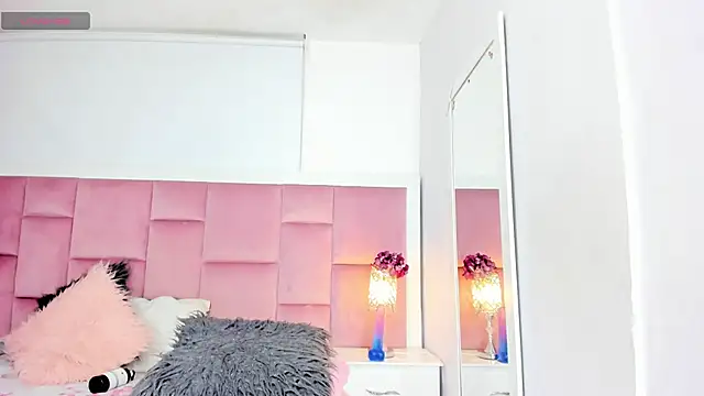 Snapshot of DaphneLloyd chatting on 26, 1, 2025 DaphneLloyd online show from 26, 1, 2025