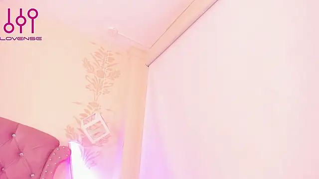 Snapshot of DaphneLloyd chatting on 19, 9, 2025 DaphneLloyd online show from 19, 9, 2025