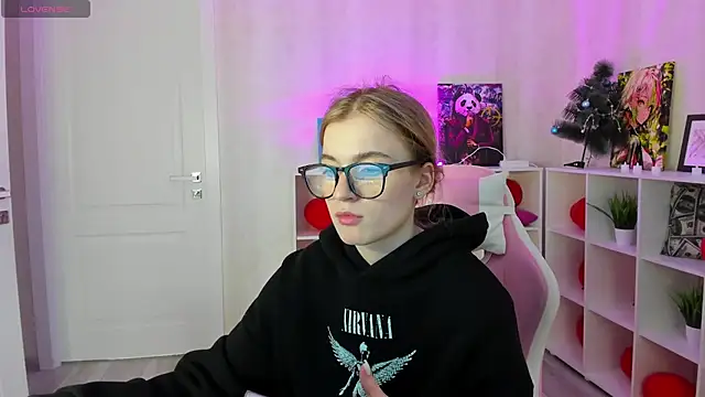 Stacey Brown online show from 7, 3, 2025