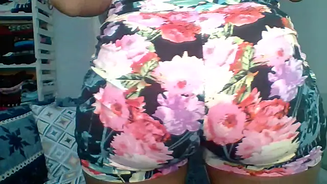 Snapshot of Petite_254 chatting on 4, 4, 2026 Petite 254 online show from 4, 4, 2026