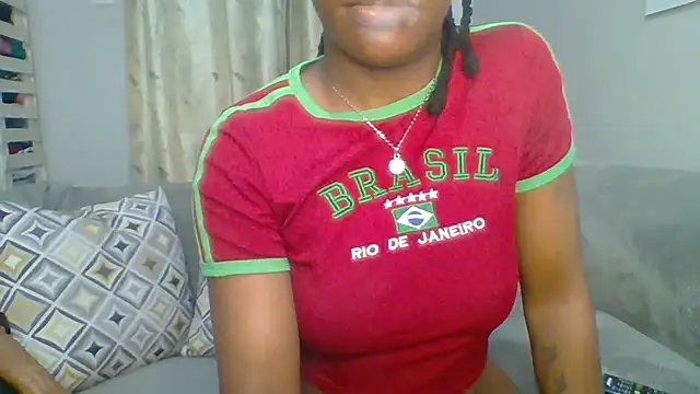 Snapshot of Petite_254 chatting on 17, 4, 2026 Petite 254 online show from 17, 4, 2026