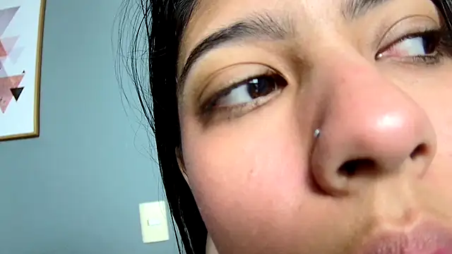 strawberrymia68 online show from 25, 2, 2025