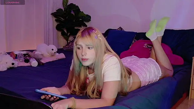 Snapshot of AlinaCarter chatting on 12, 5, 2026 AlinaCarter online show from 12, 5, 2026