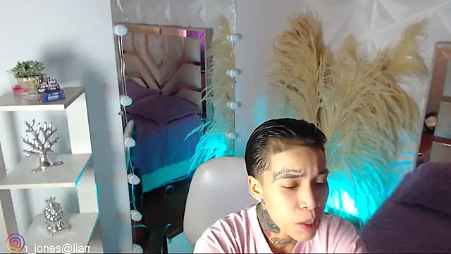 Jonesliam23 online show from 16, 2, 2026