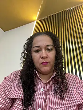 Snapshot of luisa_curli chatting on 12, 7, 2026 luisa curli online show from 12, 7, 2026