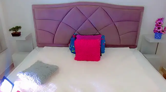 laura sweett120 online show from 16, 1, 2025