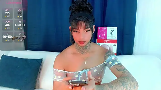 Snapshot of laura_sweett120 chatting on 8, 2, 2026 laura sweett120 online show from 8, 2, 2026