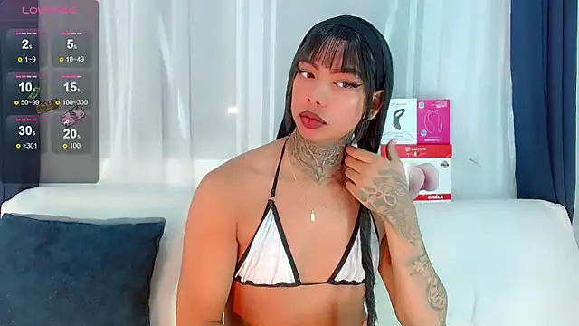 Snapshot of laura_sweett120 chatting on 14, 2, 2026 laura sweett120 online show from 14, 2, 2026