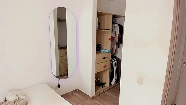 Snapshot of rose_scottt chatting on 8, 11, 2025 rose scottt online show from 8, 11, 2025