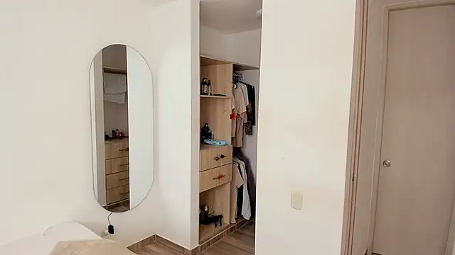 Snapshot of rose_scottt chatting on 13, 11, 2025 rose scottt online show from 13, 11, 2025