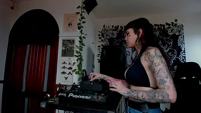 Demongirl6666 online show from 12, 2, 2025