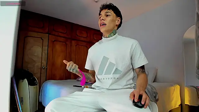 Snapshot of Jordyrodriiguez chatting on 2, 1, 2025 Jordyrodriiguez online show from 2, 1, 2025