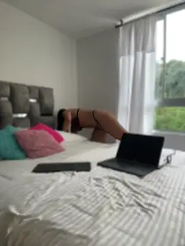 Snapshot of LauraCadwell chatting on 18, 4, 2026 LauraCadwell online show from 18, 4, 2026