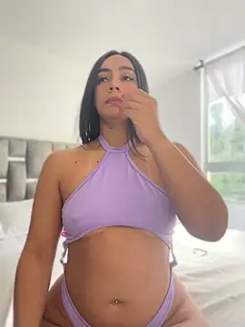 Snapshot of LauraCadwell chatting on 21, 4, 2026 LauraCadwell online show from 21, 4, 2026