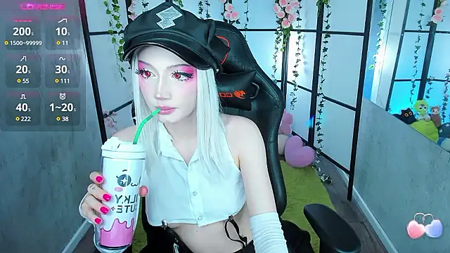 LilithLin online show from 6, 12, 2024