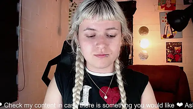 NEXT DOOR GIRL  online show from 22, 1, 2025