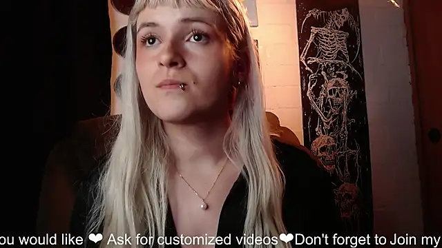 NEXT DOOR GIRL  online show from 26, 1, 2025