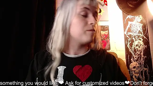 NEXT DOOR GIRL  online show from 28, 1, 2025