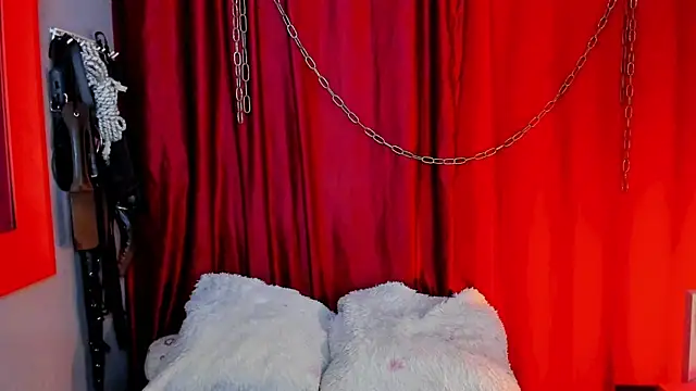 Snapshot of AvaLusty chatting on 7, 10, 2025 AvaLusty online show from 7, 10, 2025