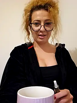 Selenna emma online show from 7, 11, 2025