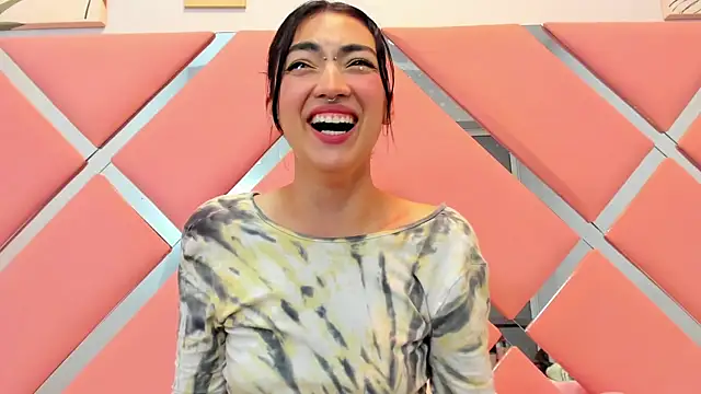 ThailyCherry online show from 1, 3, 2025