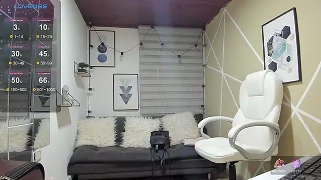 Enma  clark online show from 9, 3, 2026