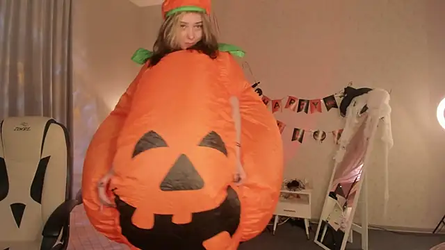 Vanessa Walters online show from 31, 10, 2025