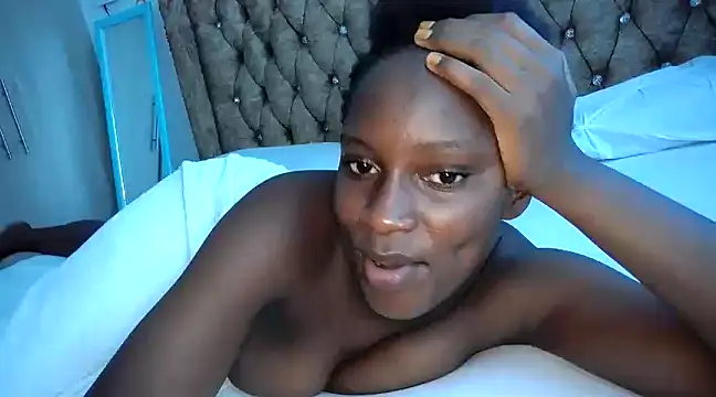 Snapshot of queen-goddess chatting on 25, 12, 2024 queen-goddess online show from 25, 12, 2024