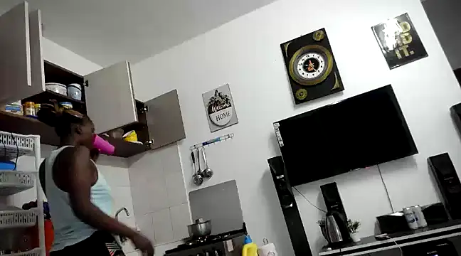 Snapshot of queen-goddess chatting on 5, 1, 2025 queen-goddess online show from 5, 1, 2025