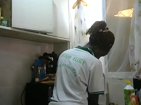 Snapshot of queen-goddess chatting on 15, 12, 2025 queen-goddess online show from 15, 12, 2025