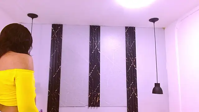 Snapshot of AndreaGil_ chatting on 5, 3, 2026 AndreaGil online show from 5, 3, 2026