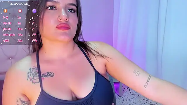 Snapshot of ellarosee_ chatting on 6, 12, 2024 ellarosee online show from 6, 12, 2024