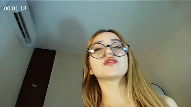 Snapshot of SweetJennaa chatting on 16, 7, 2026 SweetJennaa online show from 16, 7, 2026