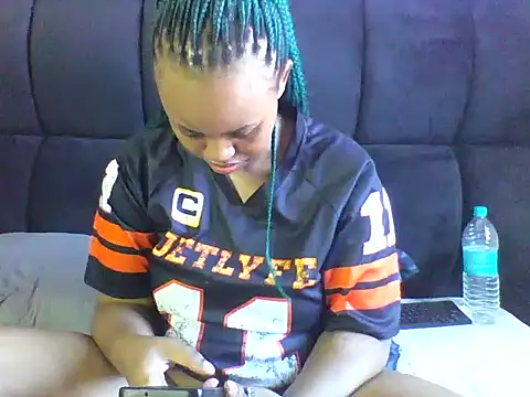 Candii wet  online show from 17, 1, 2025