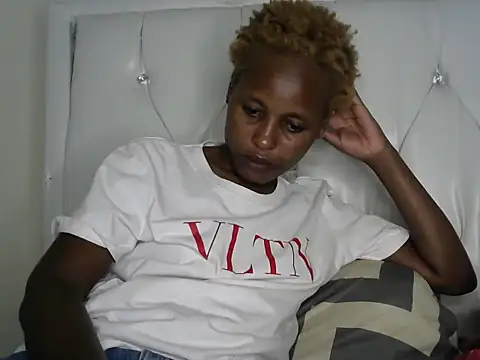 Snapshot of Candykitten chatting on 3, 2, 2025 Candykitten online show from 3, 2, 2025