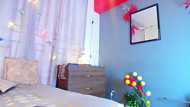 Snapshot of jade_brunnette chatting on 13, 12, 2025 jade brunnette online show from 13, 12, 2025