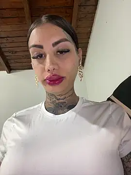 Snapshot of Zaratattoox chatting on 5, 6, 2026 Zaratattoox online show from 5, 6, 2026