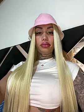 Snapshot of Zaratattoox chatting on 6, 6, 2026 Zaratattoox online show from 6, 6, 2026